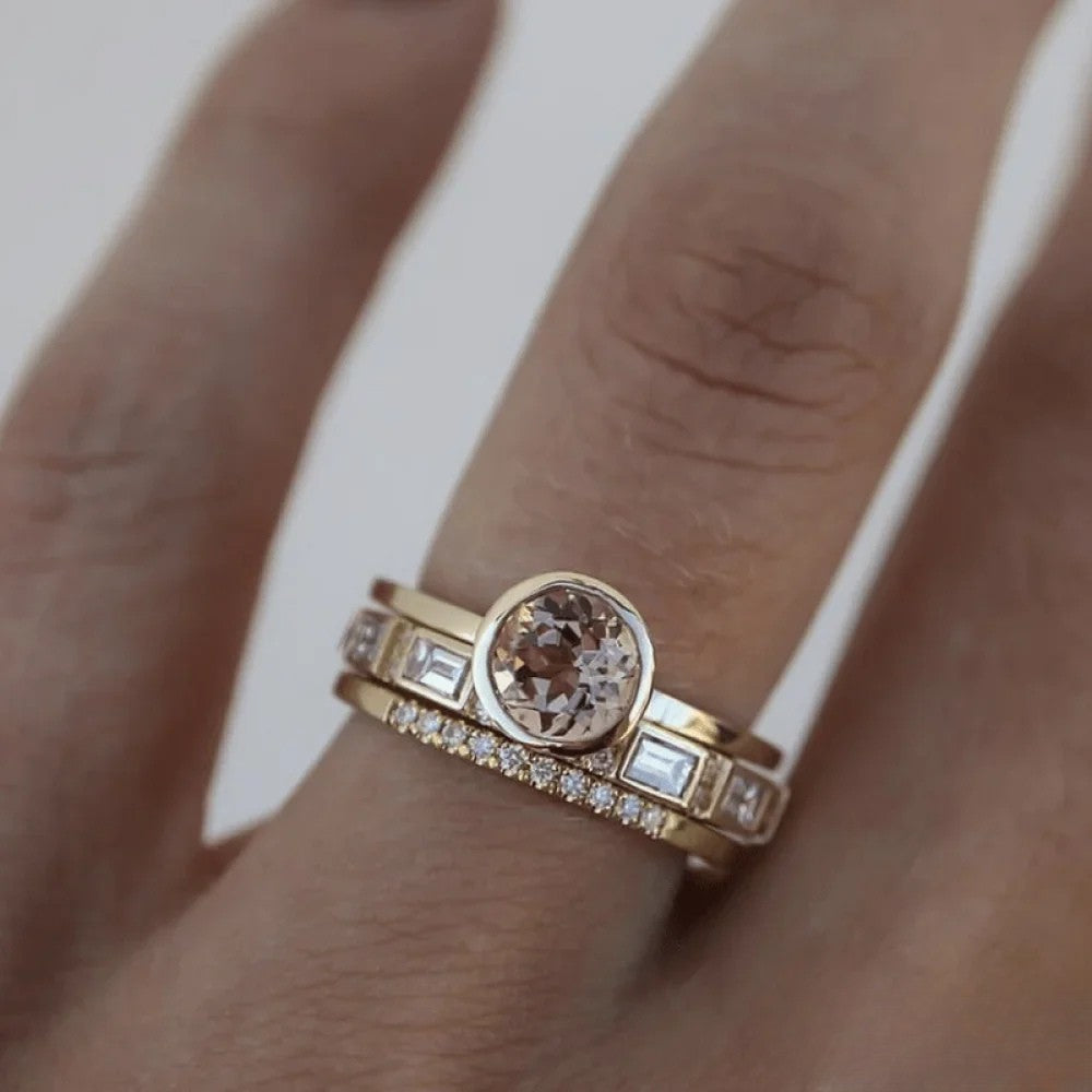 Eleganter Kristallgoldring mit Einlage
