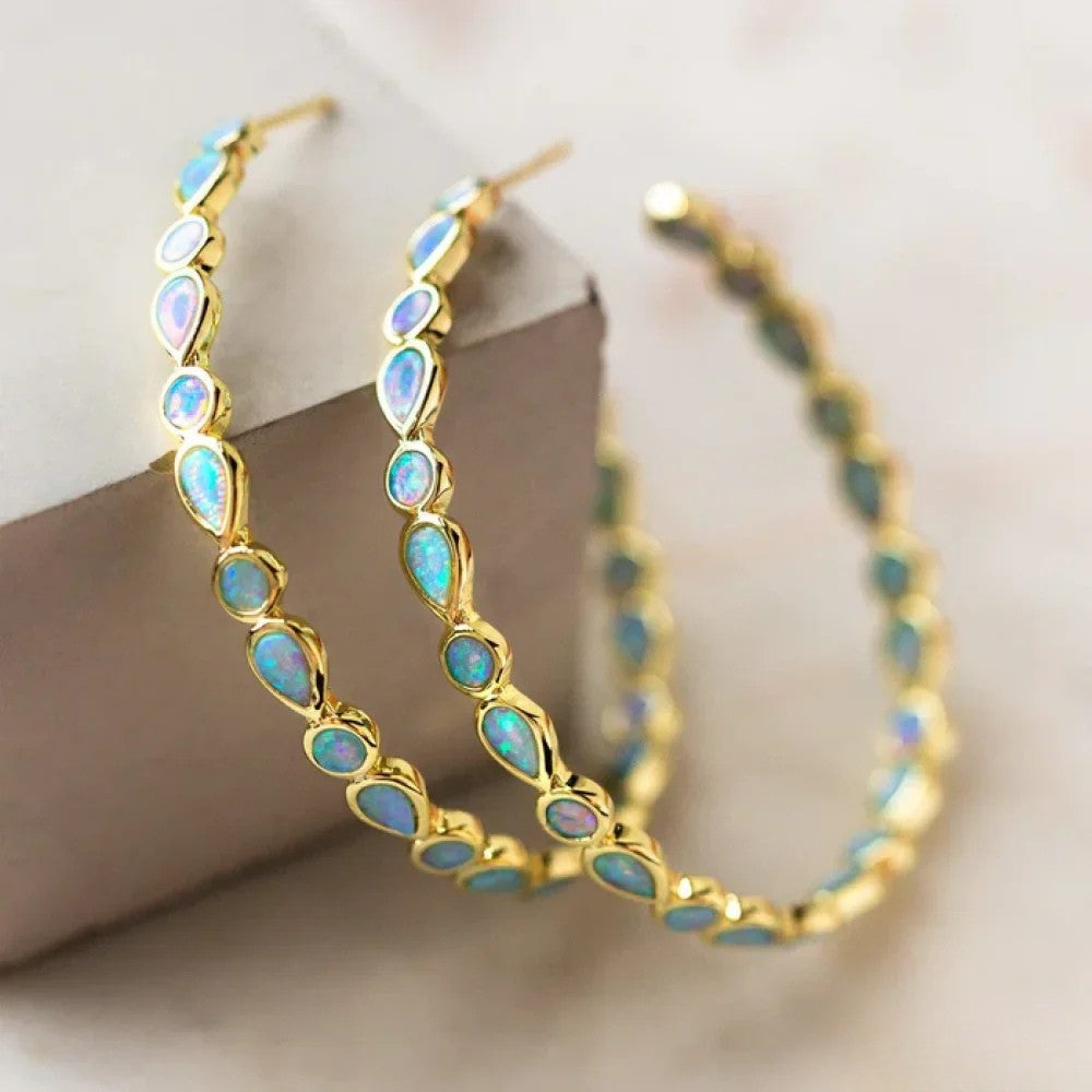 Vintage Gold Hoop Ohrringe mit blauem Opal