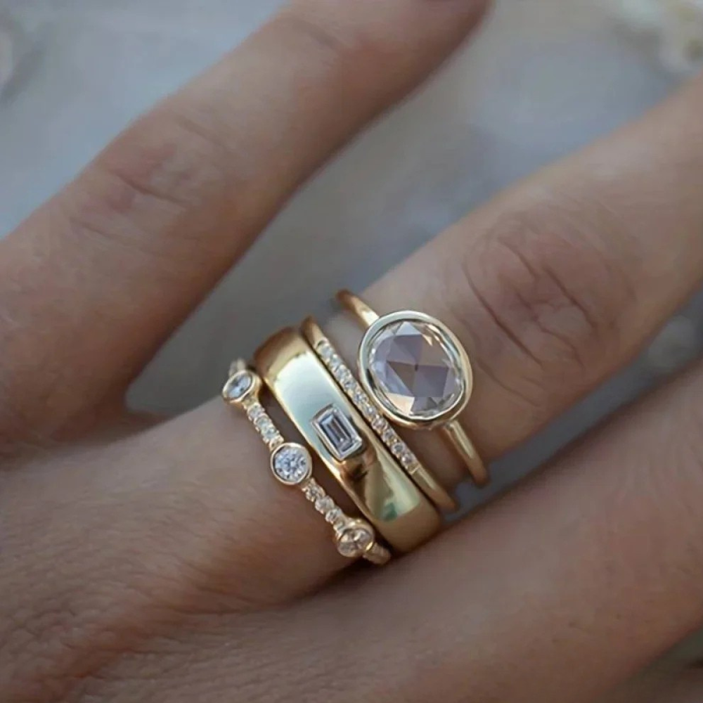 Klassik Gold und Zirkonia Ring Collection