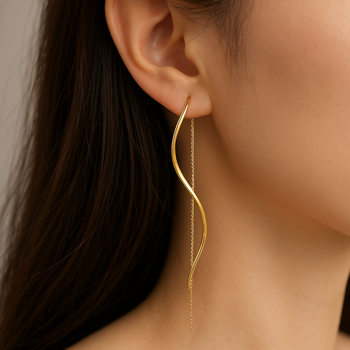 Lange Ohrringe mit Gewelltem Design