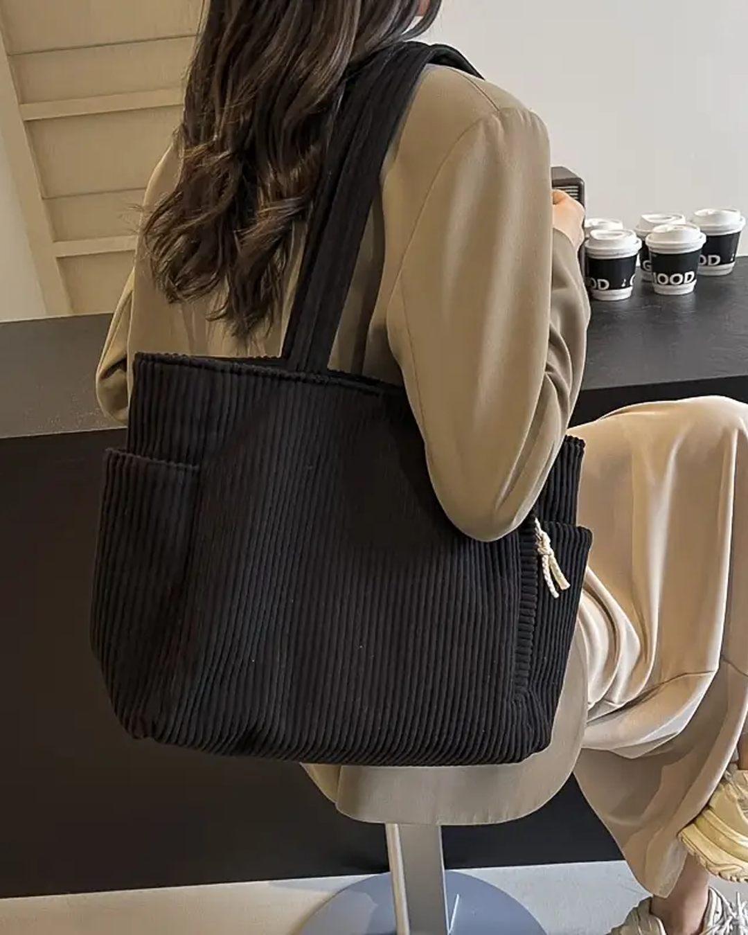 TILDA™ – Gerippte Tragetasche mit Kordel-Detail
