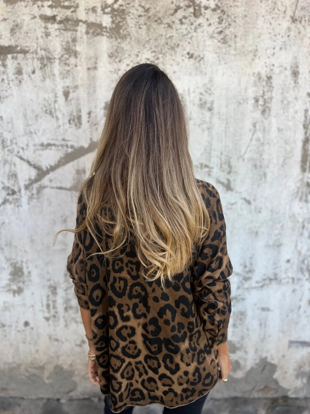 Swantje – Bluse mit Rundhalsausschnitt und Leopardenmuster