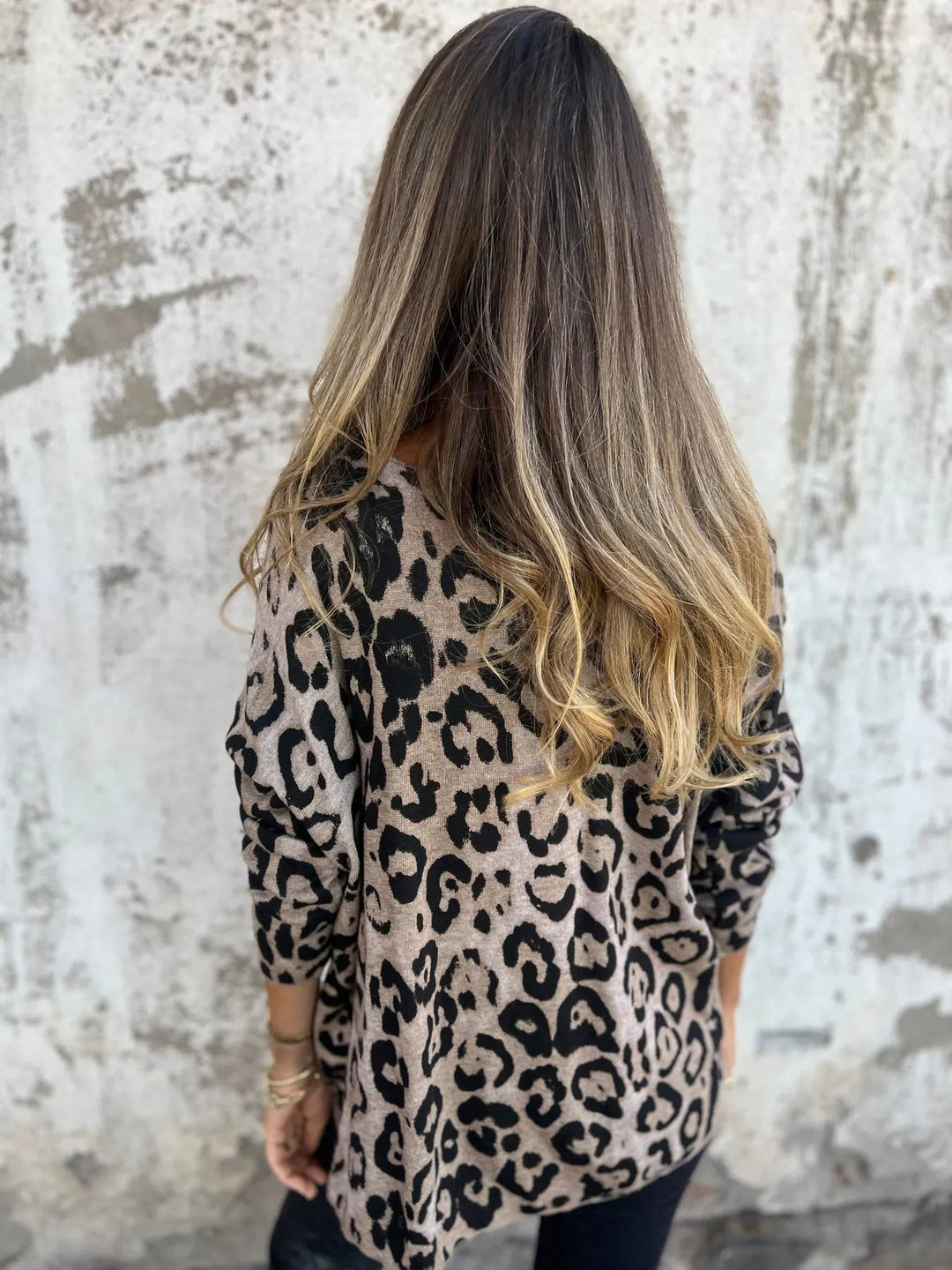 Swantje – Bluse mit Rundhalsausschnitt und Leopardenmuster