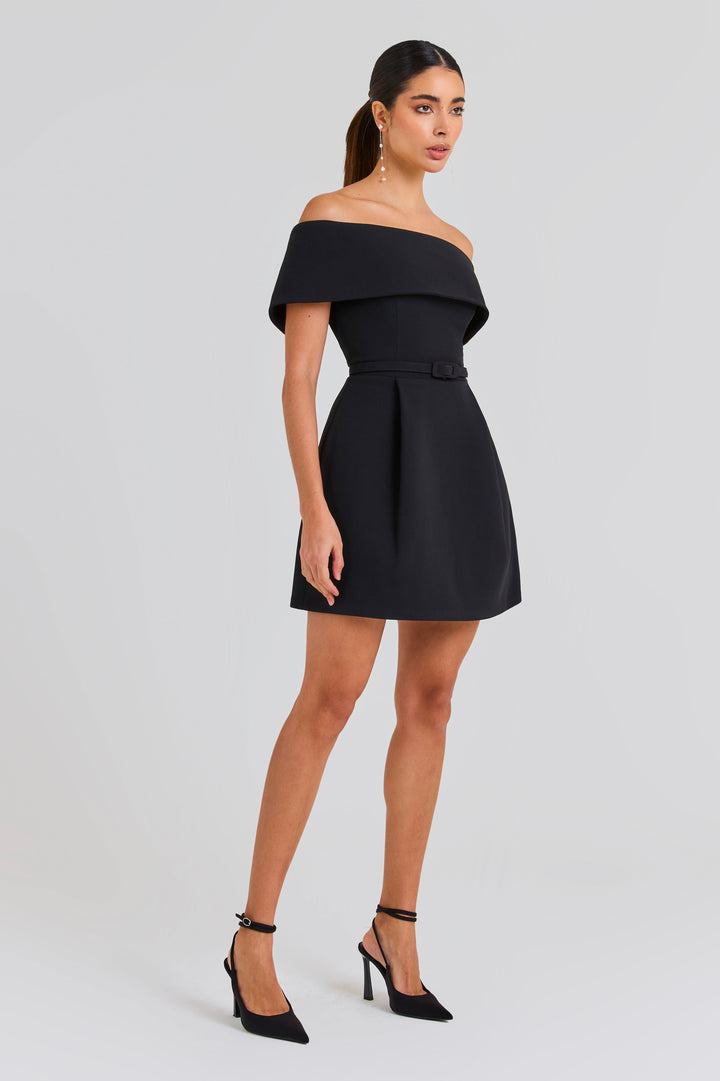 Harper- Schwarzes Kleid