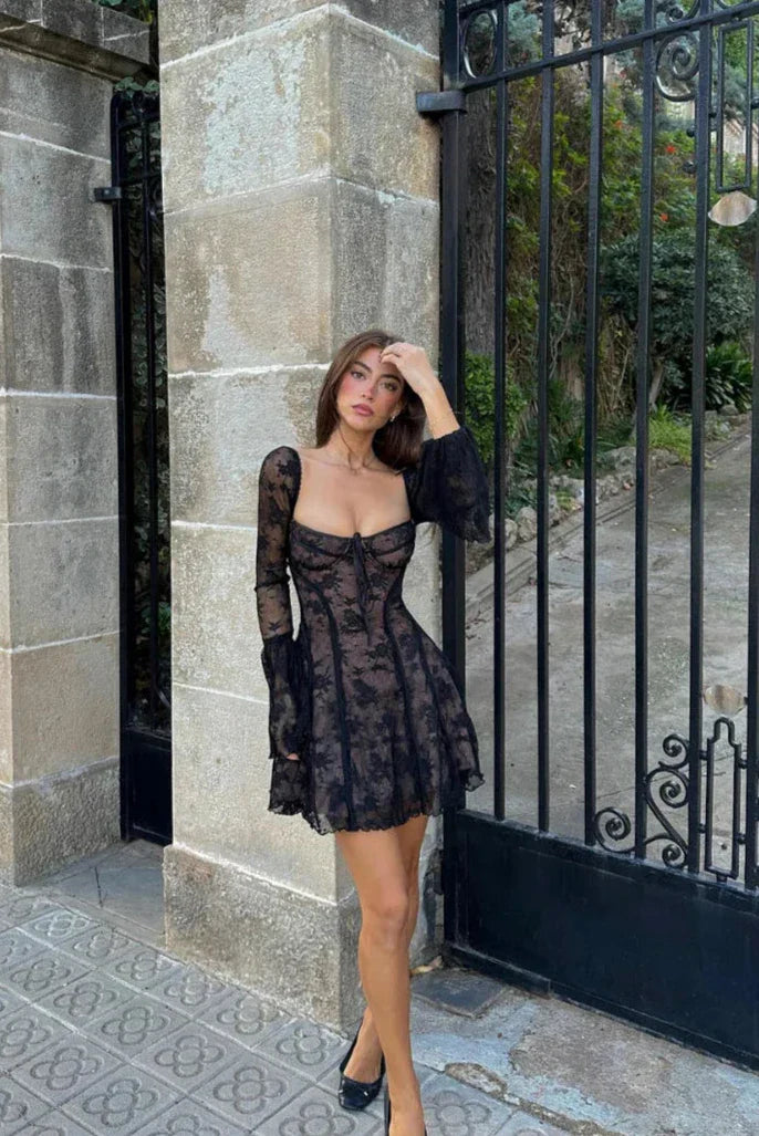 Nadia - Langärmeliges Spitzen-Minikleid