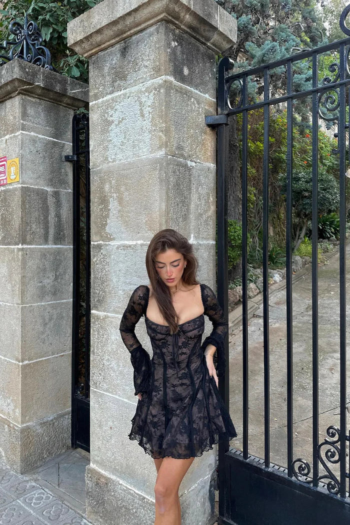 Nadia - Langärmeliges Spitzen-Minikleid