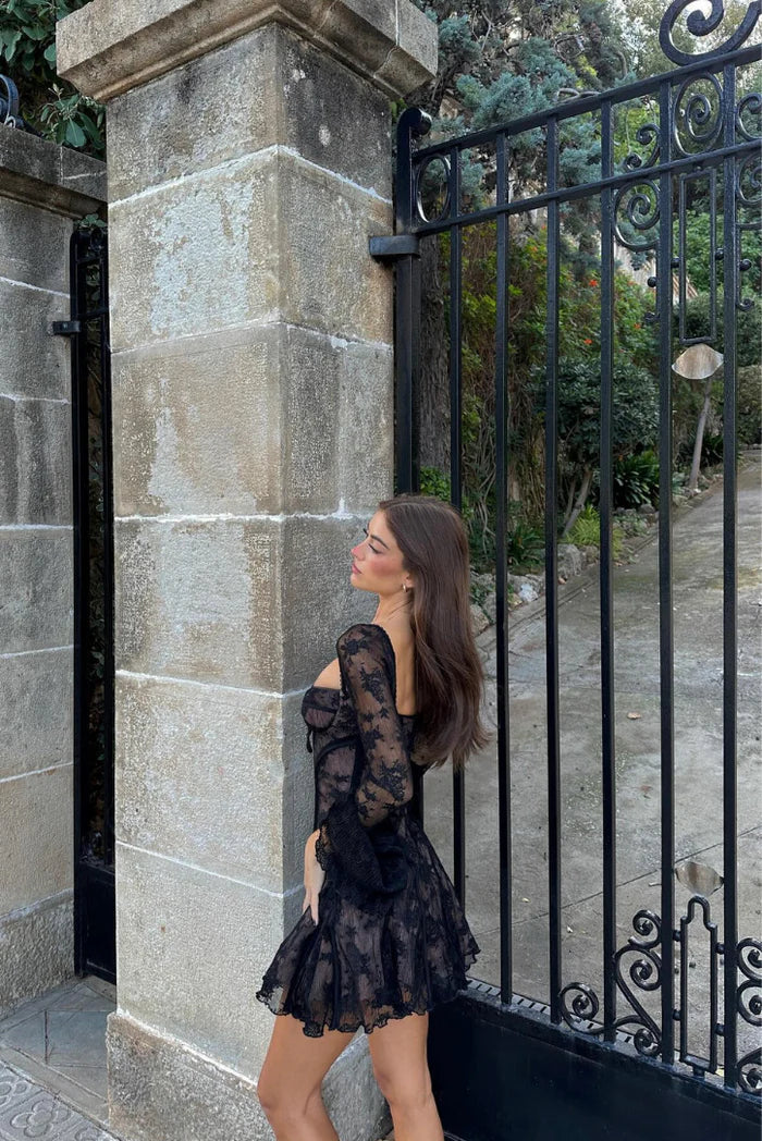Nadia - Langärmeliges Spitzen-Minikleid