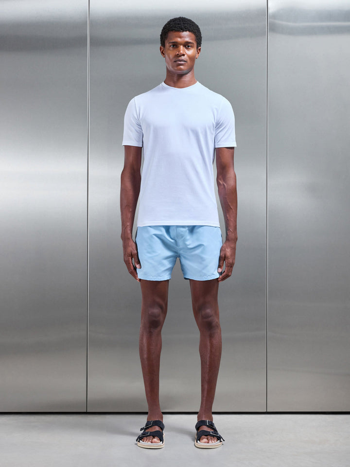 Essentielle Badeshorts mit Kordelzug in Sanftem Blau