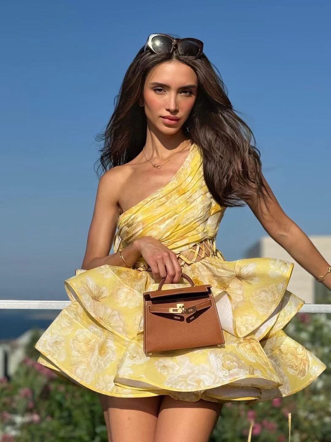 Zia - Blümchen-Einseiliger Mini-Kleid