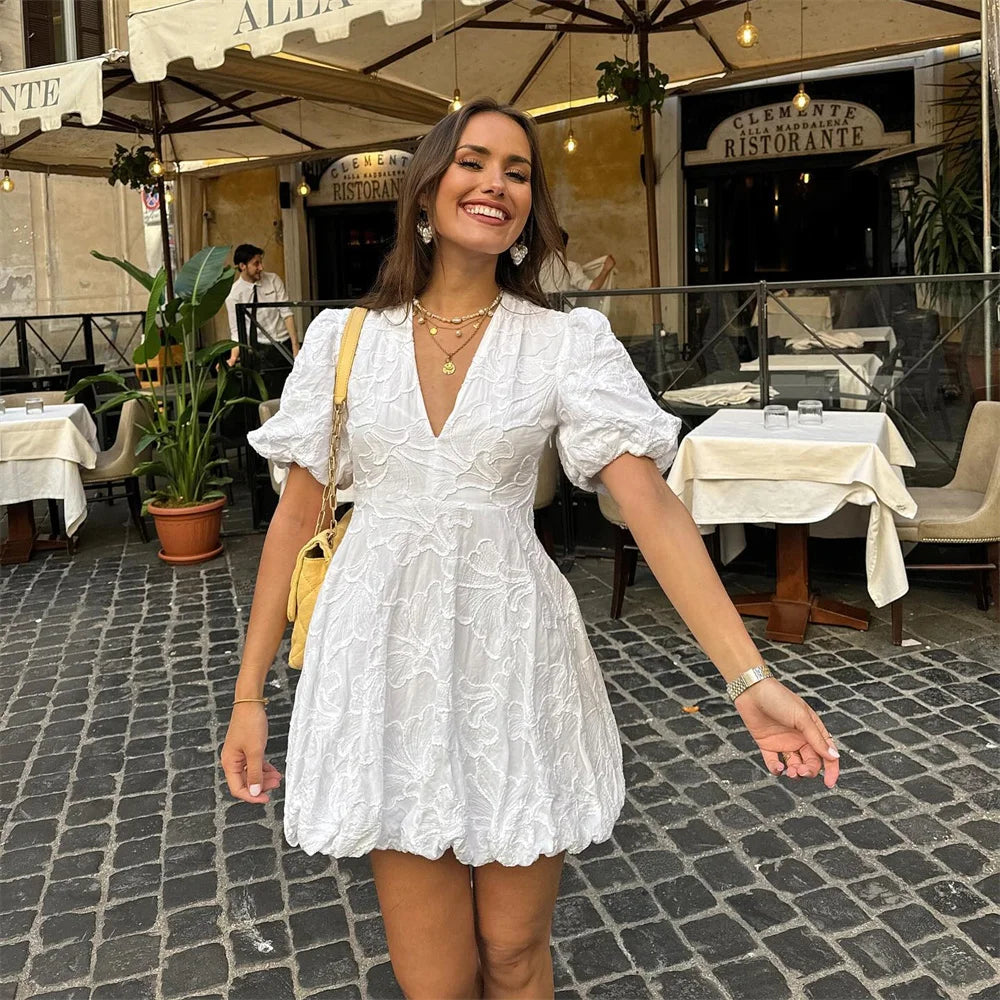 Azura - Schickes besticktes Kleid