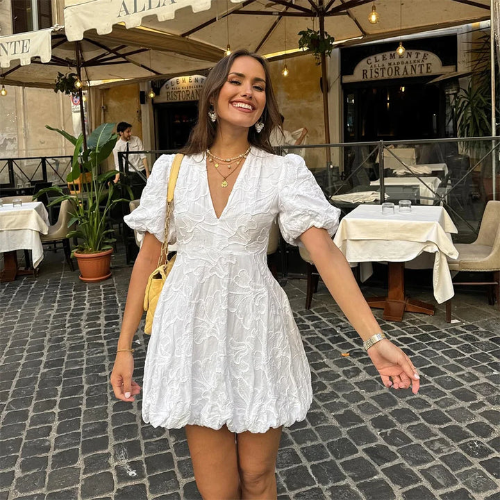 Azura - Schickes besticktes Kleid
