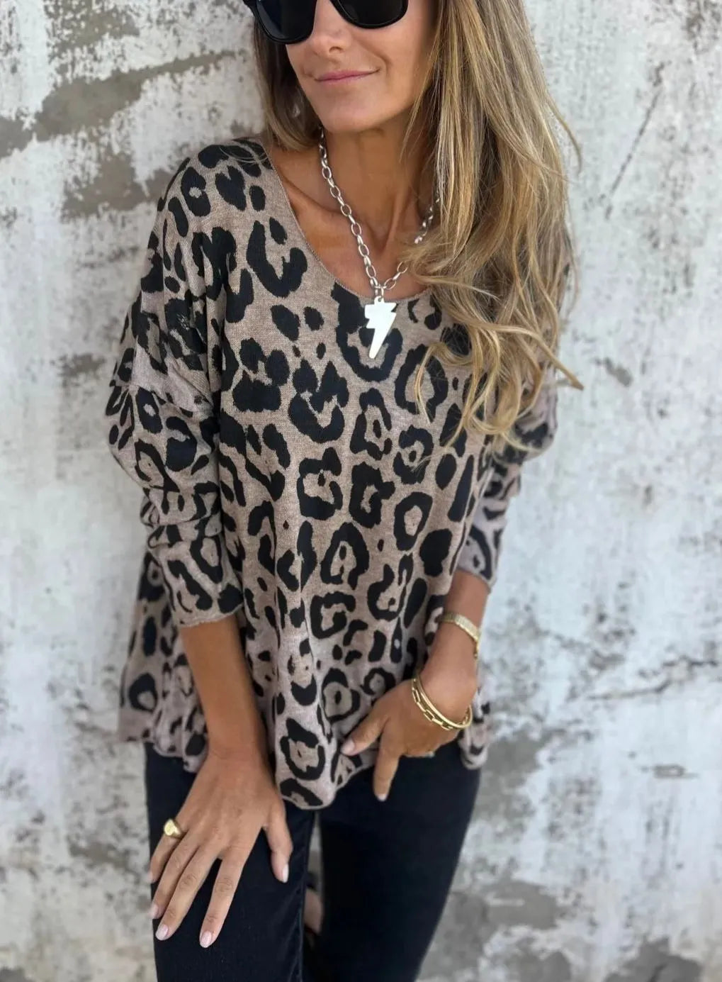 Swantje – Bluse mit Rundhalsausschnitt und Leopardenmuster