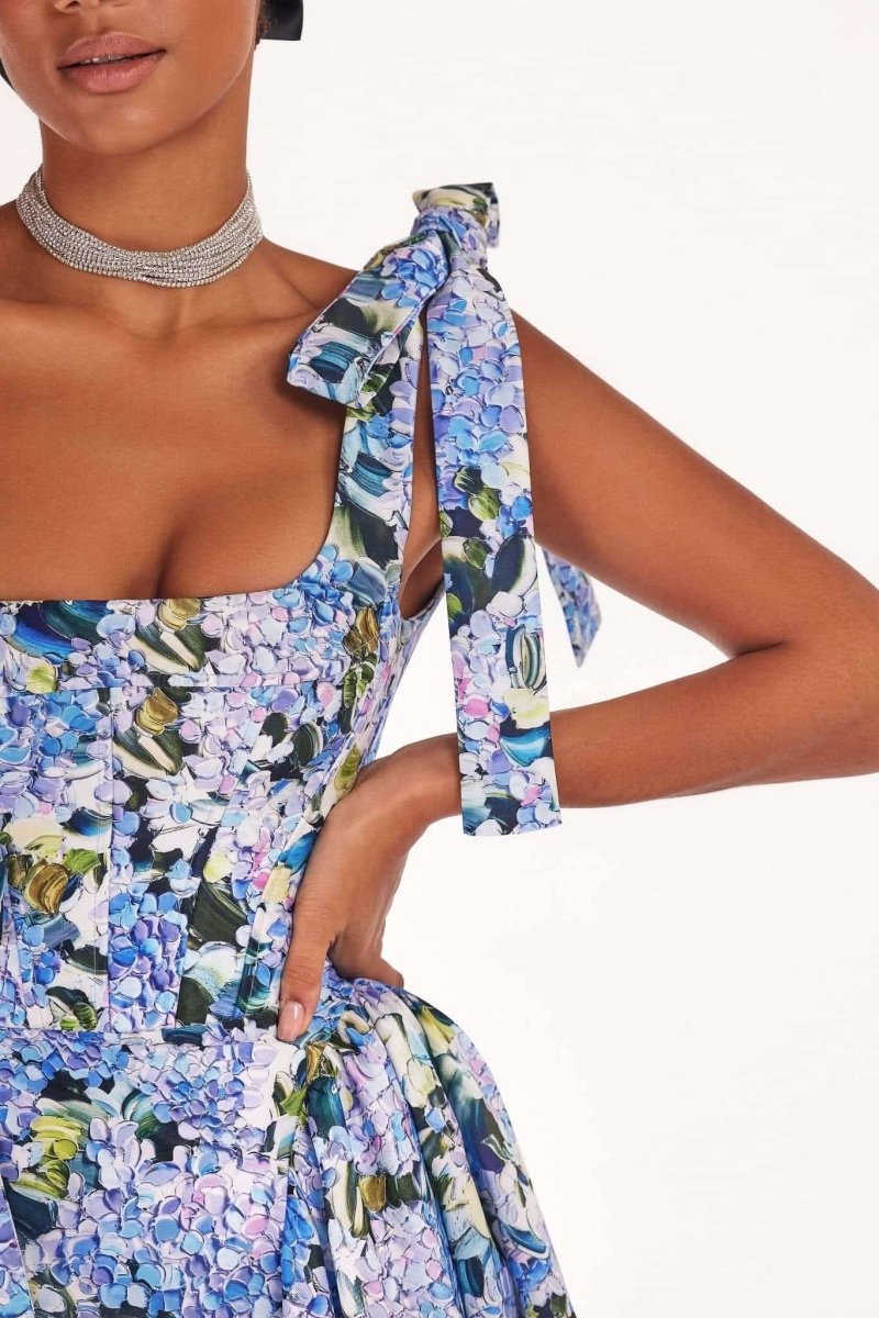 Kacey – Maxikleid mit Trägern und Hortensien-Print